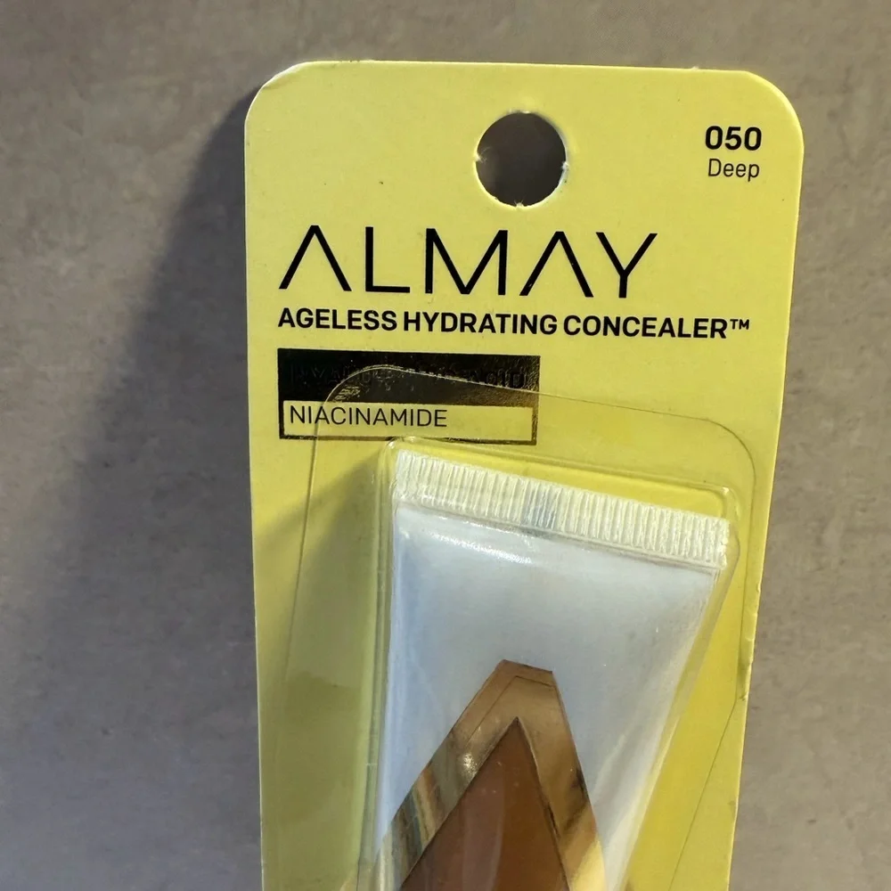 🩷5/$10 Almay Hydrating Concealer 050 Deep
